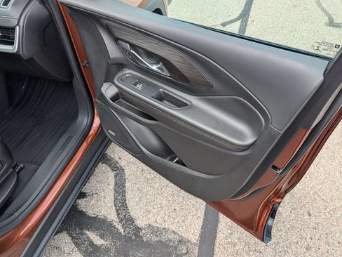 Used 2019 GMC Terrain SLT w/ Preferred Package FWD image 4