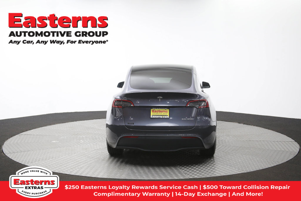 Used 2022 Tesla Model Y Long Range AWD/4WD image 32