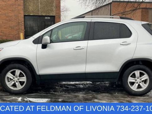 Certified 2022 Chevrolet Trax LT w/ LT Convenience Package image 5