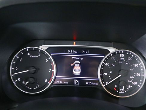 Used 2025 Nissan Sentra SV FWD image 15