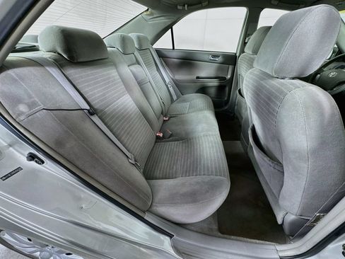 Used 2005 Toyota Camry FWD image 30