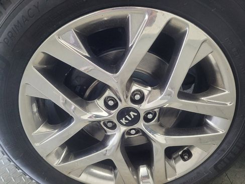Used 2019 Kia Sorento SX FWD image 31