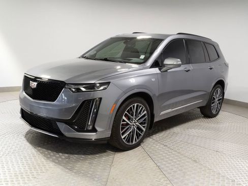 Used 2022 Cadillac XT6 Sport w/ Technology Package AWD/4WD image 9