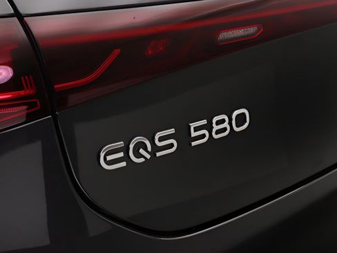 Certified 2023 Mercedes-Benz EQS 580 4MATIC Sedan image 18