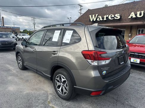 Used 2020 Subaru Forester Premium AWD/4WD image 8