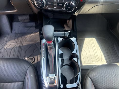 Used 2024 Chevrolet Trax RS w/ Sunroof Package FWD image 19