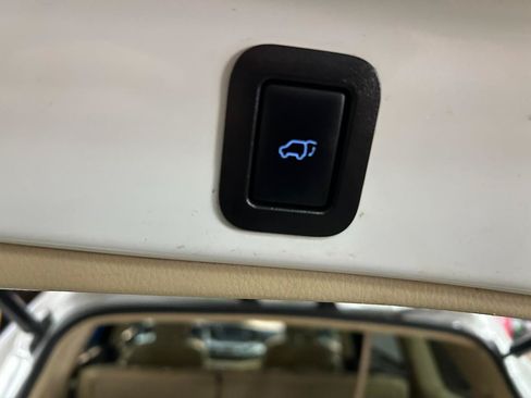 Used 2019 Toyota Highlander XLE AWD/4WD image 20