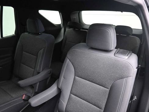 Used 2024 Chevrolet Traverse LT w/ Trailering Package AWD/4WD image 12