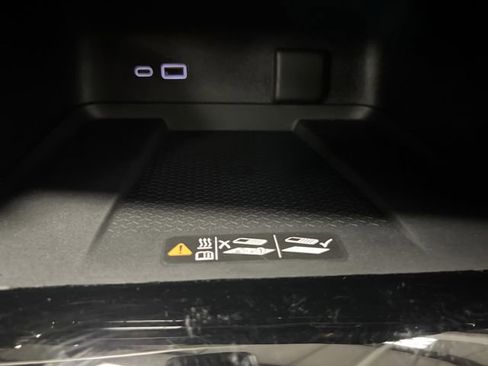 Used 2024 Chevrolet Traverse LT w/ Midnight/Sport Edition image 26