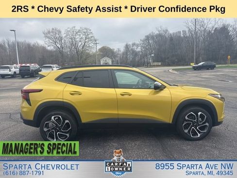 Used 2024 Chevrolet Trax RS w/ Driver Confidence Package FWD image 2