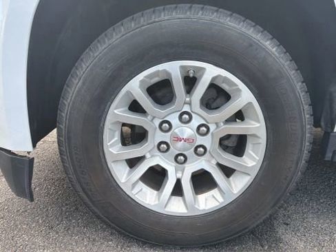 Used 2018 GMC Yukon XL SLT AWD/4WD image 9