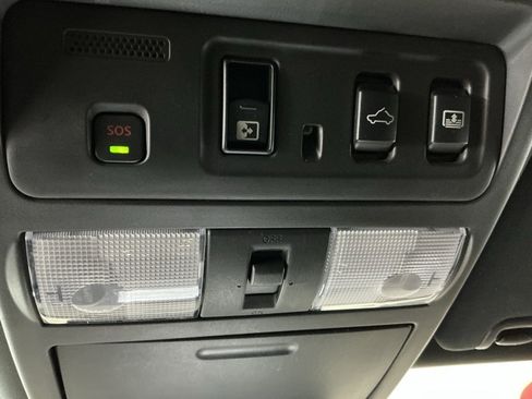 Used 2021 Nissan Titan Platinum Reserve w/ Moonroof Package image 17