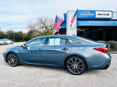Used 2019 Toyota Avalon XSE w/ All Weather Liner Package image 17