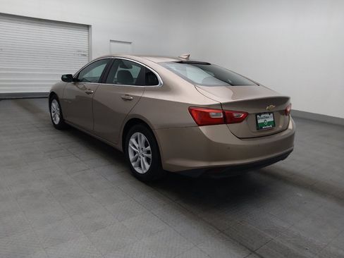 Used 2018 Chevrolet Malibu LT w/ Driver Confidence Package FWD image 3