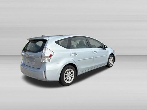 Used 2014 Toyota Prius V Three FWD image 4