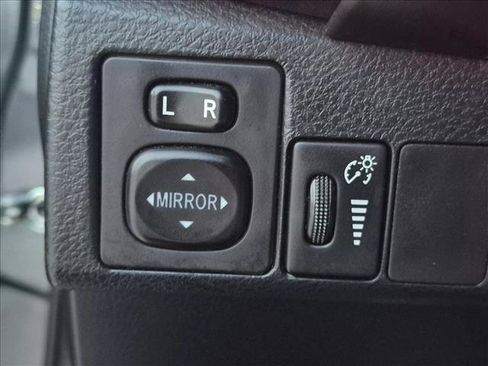 Used 2017 Toyota Corolla L FWD image 13