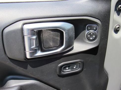 Used 2021 Jeep Gladiator Sport AWD/4WD image 14