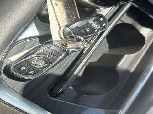 Used 2019 Buick Enclave Premium AWD/4WD image 4