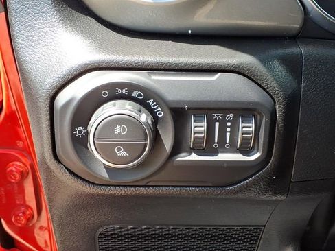 Used 2022 Jeep Gladiator Overland w/ Cold Weather Group AWD/4WD image 21
