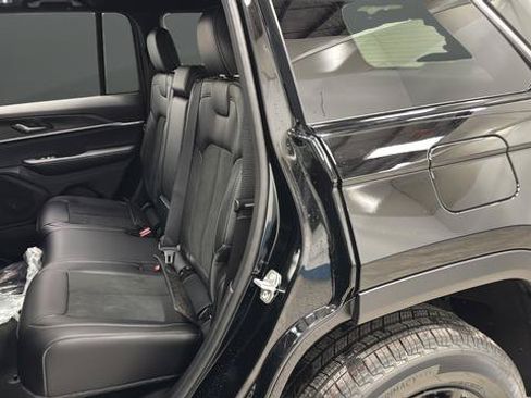 New 2026 Jeep Grand Cherokee Altitude AWD/4WD image 24
