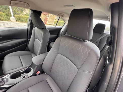 Used 2025 Toyota Corolla LE image 13