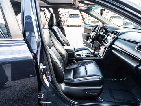 Used 2015 Toyota Camry XLE image 31