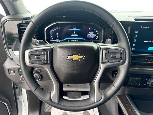 Used 2025 Chevrolet Silverado 1500 LT w/ Z71 Off-Road Package AWD/4WD image 11