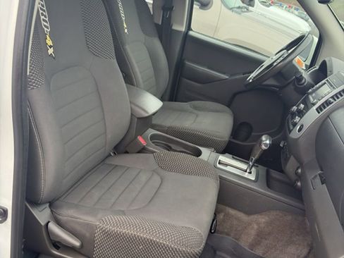 Used 2018 Nissan Frontier PRO-4X image 11