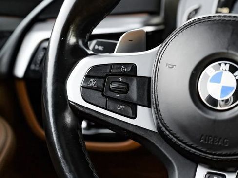 Used 2018 BMW M550i xDrive image 23