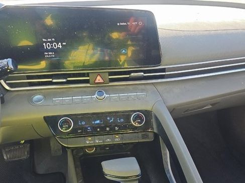 Certified 2024 Hyundai Elantra SEL image 6