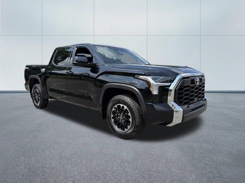 Used 2025 Toyota Tundra SR5 w/ TRD Off-Road Package AWD/4WD image 4