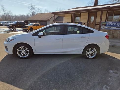 Used 2019 Chevrolet Cruze LS w/ LS Convenience Package FWD image 3