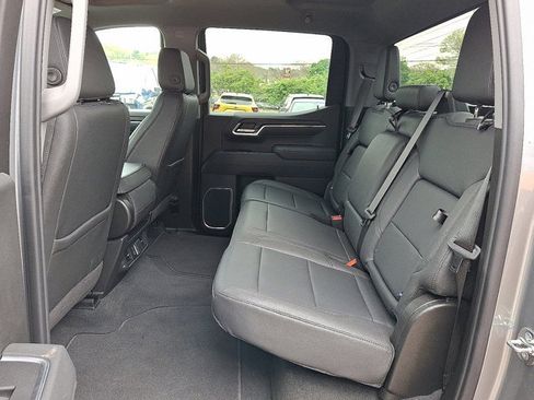 Used 2026 GMC Sierra 1500 SLT AWD/4WD image 11