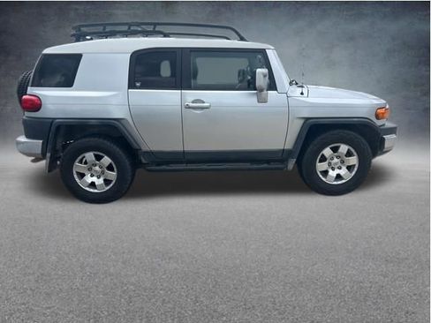 Used 2007 Toyota FJ Cruiser 2WD image 9