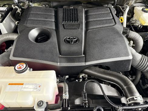 Used 2022 Toyota Tundra SR5 w/ TRD Off-Road Premium Package AWD/4WD image 42