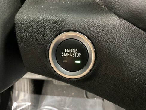 Used 2024 GMC Terrain SLT image 33