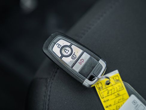 Used 2022 Ford Explorer XLT image 52