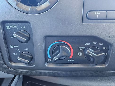 Used 2013 Ford E-350 and Econoline 350 Extended Super Duty w/ PWR Group image 46