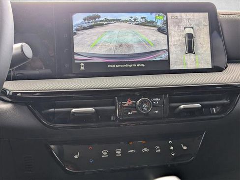 New 2026 Nissan Kicks SR image 12