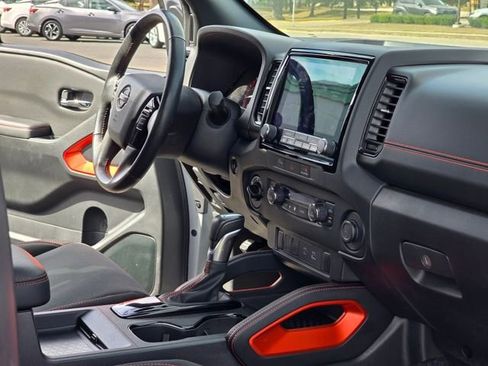 Used 2024 Nissan Frontier PRO-4X w/ Off-Road Protection Package image 28