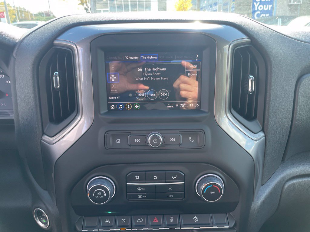 Used 2025 Chevrolet Silverado 1500 Custom Trail Boss w/ LPO, Dark Essentials Package AWD/4WD image 19