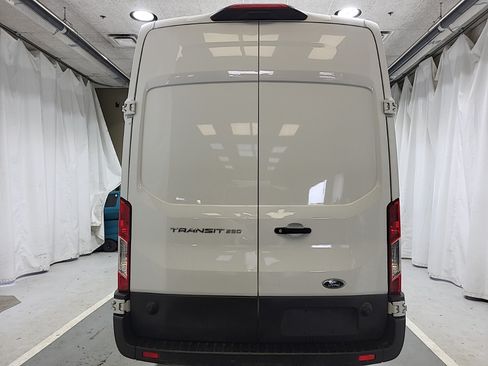 Used 2024 Ford Transit 250 148 High Roof Extended w/ Load Area Protection Package RWD image 8