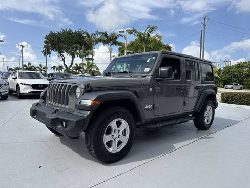 Used 2019 Jeep Wrangler Unlimited Sport S AWD/4WD image 28