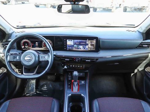 Used 2025 Nissan Kicks SR FWD image 12