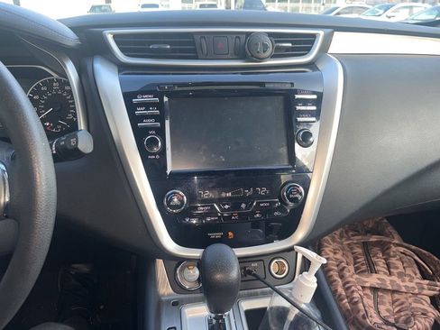 Used 2018 Nissan Murano S image 10