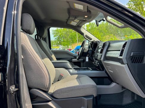 Used 2019 Ford F250 XLT w/ XLT Premium Package AWD/4WD image 13