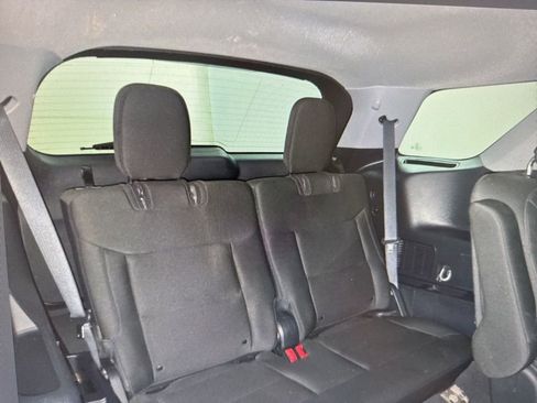 Used 2023 Ford Explorer XLT image 12