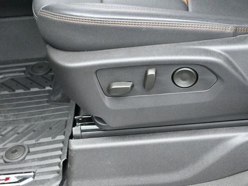 Used 2025 GMC Sierra 1500 AT4 w/ AT4 Premium Package image 14