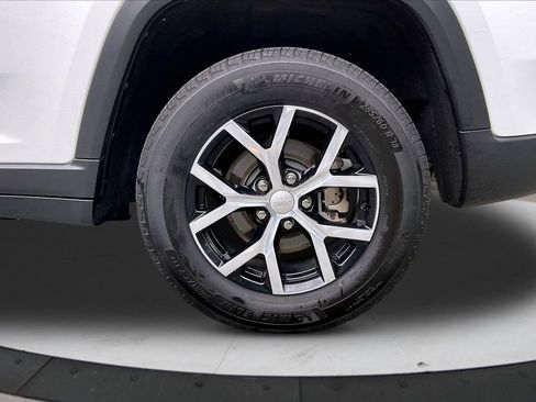 Certified 2024 Jeep Grand Cherokee Limited w/ Luxury Tech Group II AWD/4WD image 37