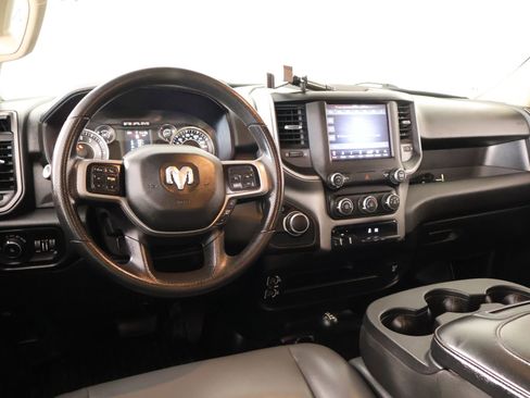 Used 2020 RAM 2500 Tradesman w/ Chrome Appearance Group AWD/4WD image 2